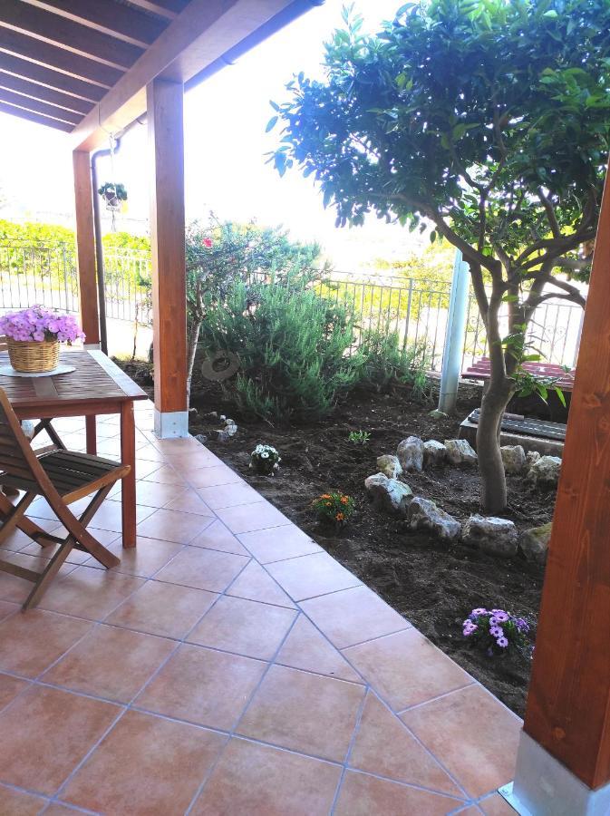 ליפארי Holiday Home Mennulita מראה חיצוני תמונה